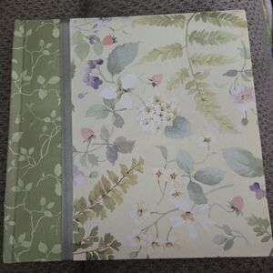 Floral Green and Cream Home Photo Binder